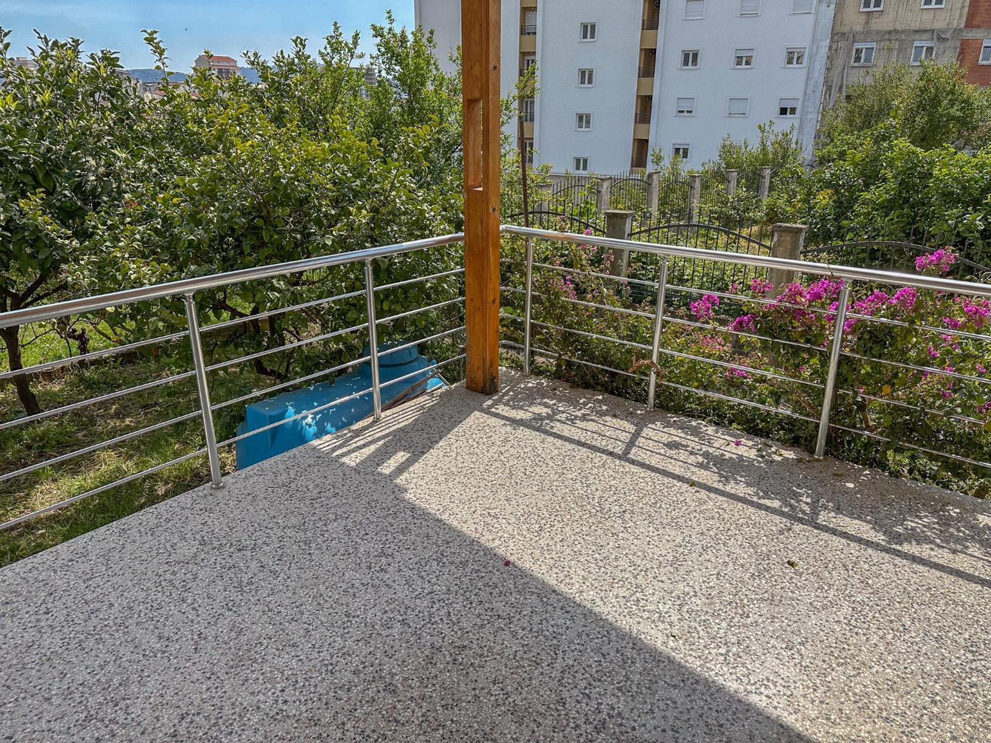 Gosa Apartments Bar Exterior photo